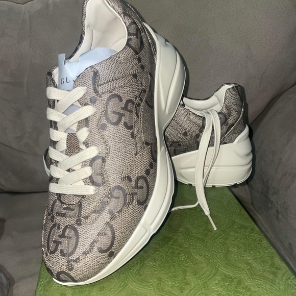 Gucci Shoes - AUTHENTIC Woman’s Gucci 100 rhyton sneakers